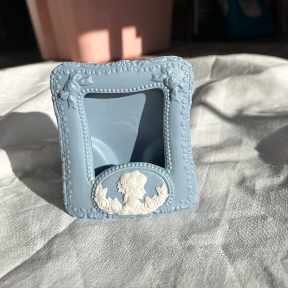 Vintage Blue Ceramic Photo Frame Set – Victorian Cameo Design - Picture 6 of 14
